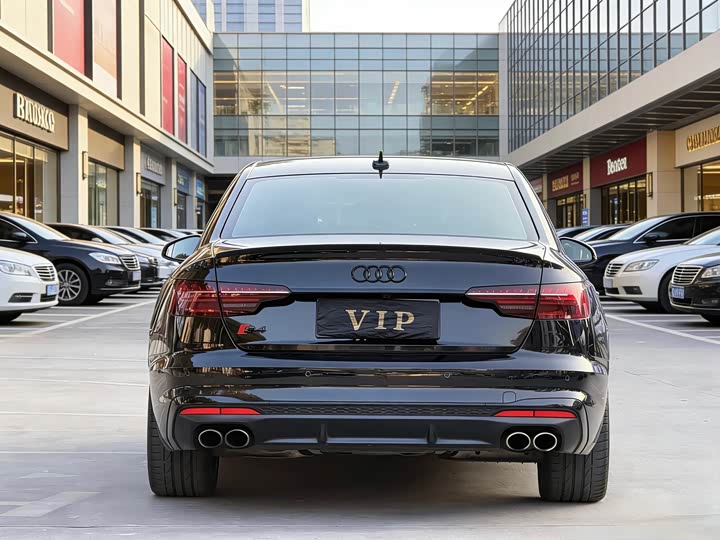 Фото 9 - Audi S4