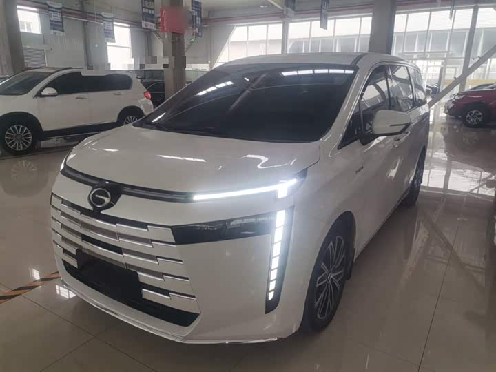 Фото 2 - GAC Trumpchi E8