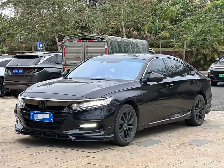 Фото 1 - Honda Accord