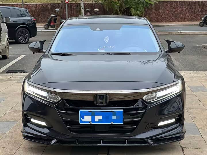 Фото 2 - Honda Accord