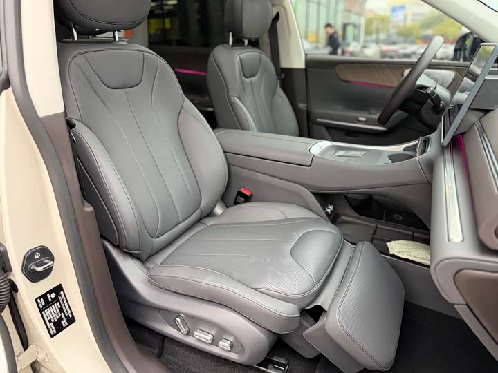 Фото 9 - Leapmotor C11