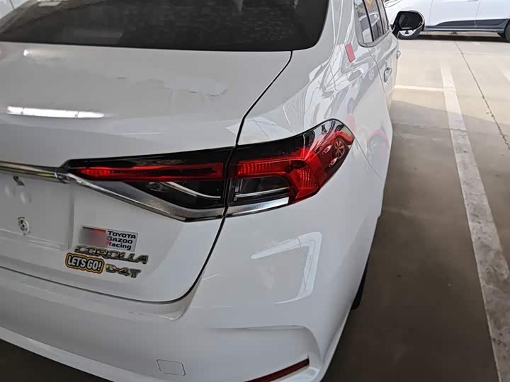 Фото 8 - Toyota Corolla