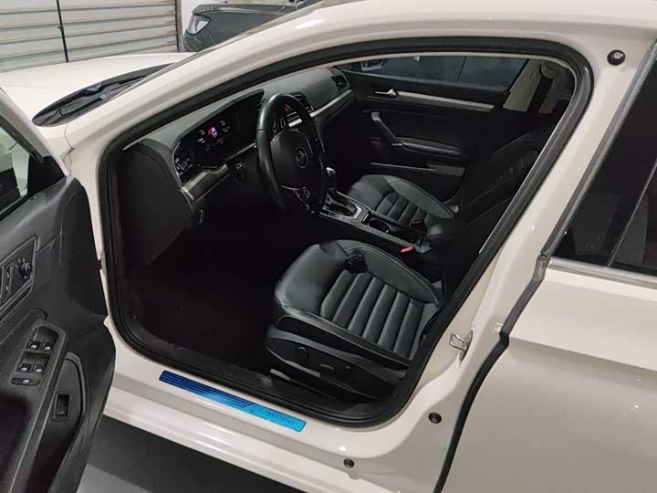 Фото 7 - Volkswagen Lamando L