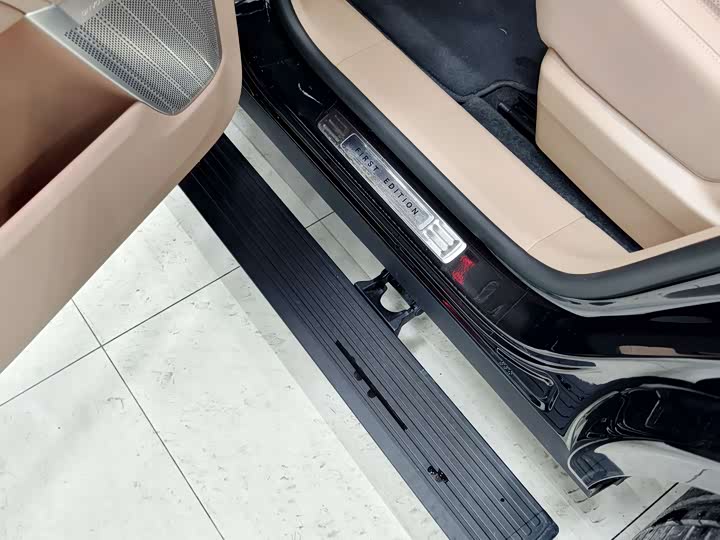 Фото 8 - Nio Onvo L90