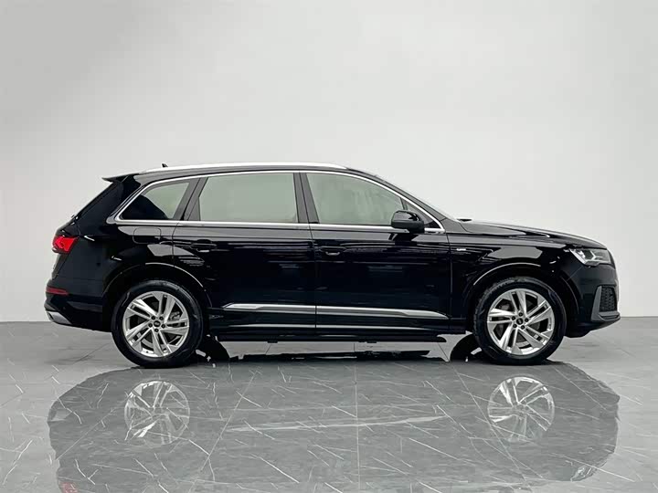 Фото 7 - Audi Q7