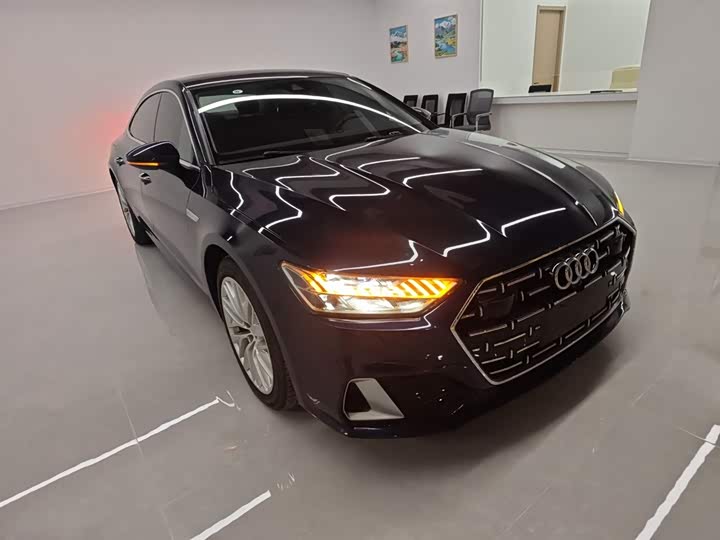 Фото 4 - Audi A7L