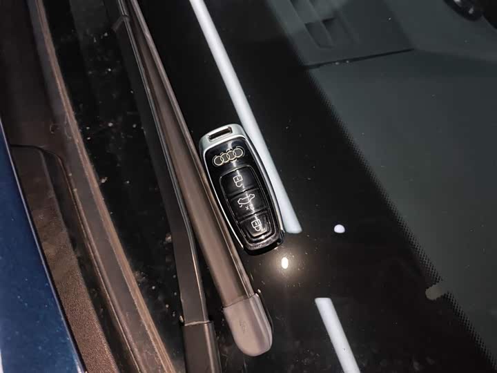 Фото 9 - Audi A7L