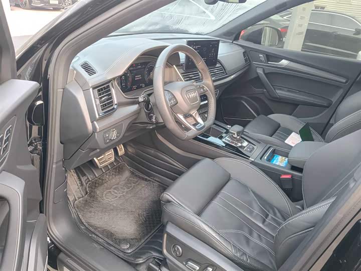 Фото 2 - Audi Q5L