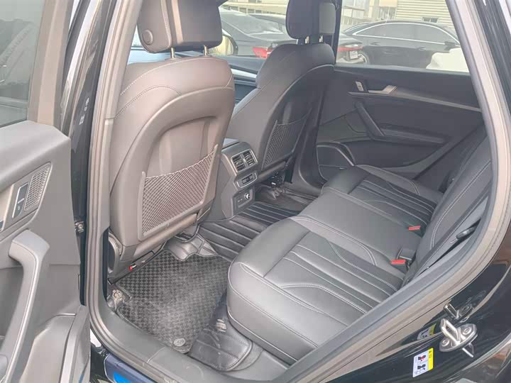 Фото 3 - Audi Q5L