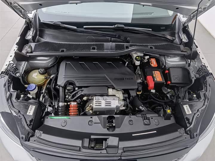 Фото 6 - Peugeot 2008