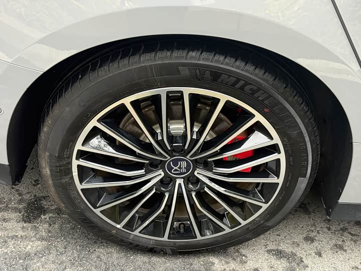 Фото 8 - BYD Han