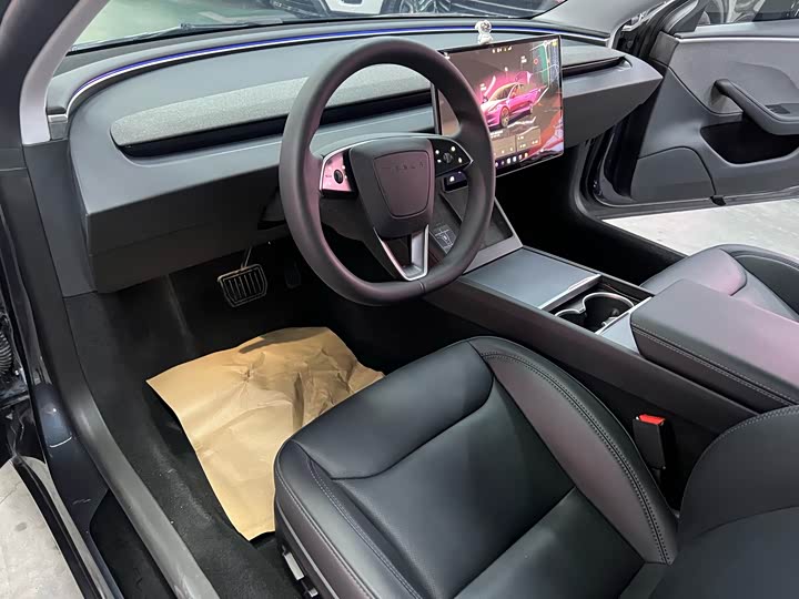 Фото 8 - Tesla Model 3