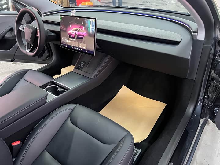 Фото 9 - Tesla Model 3