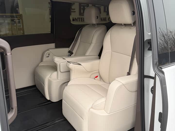 Фото 5 - LiXiang Mega