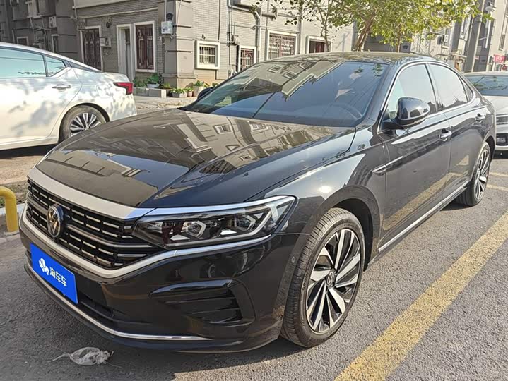 Фото 1 - Volkswagen Passat