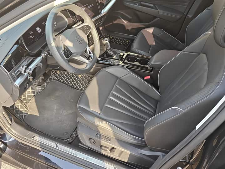 Фото 9 - Volkswagen Passat