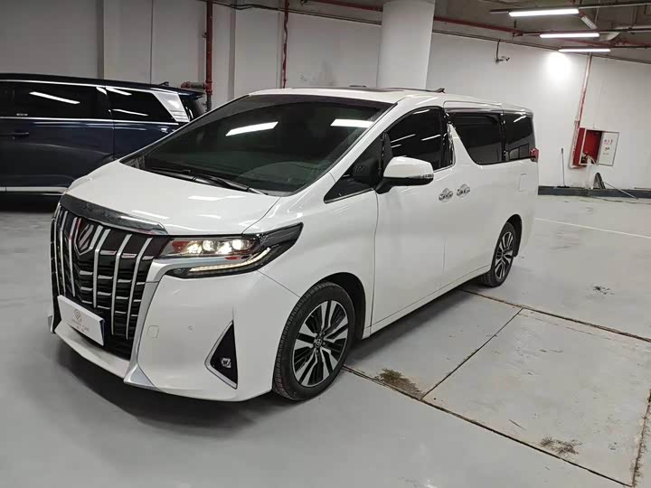 Фото 1 - Toyota Alphard