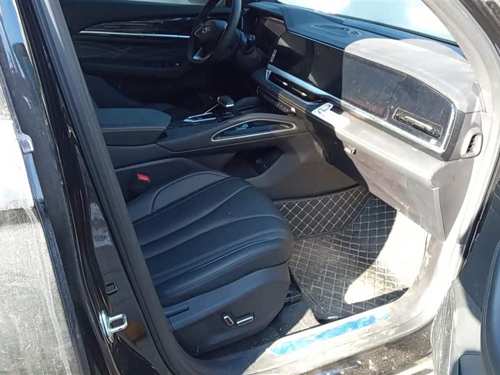 Фото 8 - Geely Monjaro