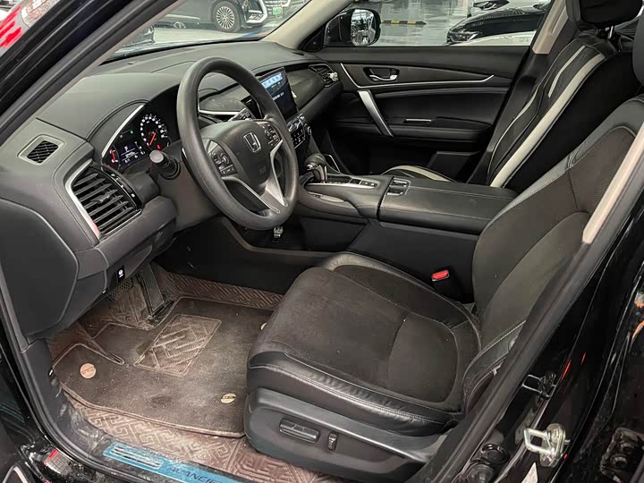 Фото 5 - Honda Avancier