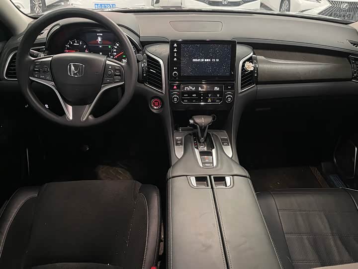 Фото 8 - Honda Avancier