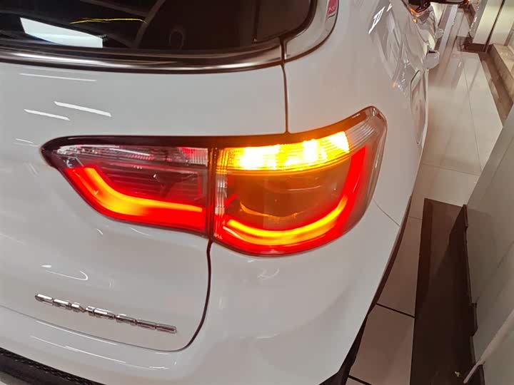 Фото 8 - Jeep Compass