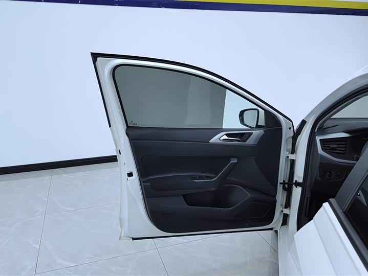 Фото 7 - Volkswagen Polo