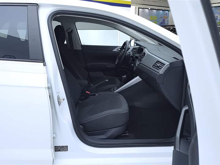 Фото 8 - Volkswagen Polo