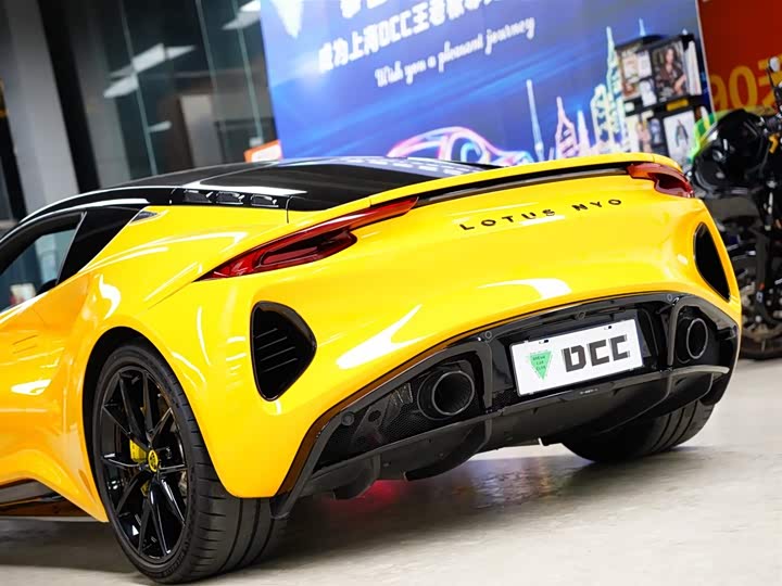 Фото 2 - Lotus Emira