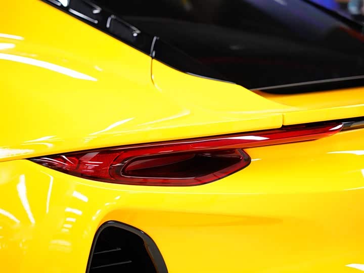 Фото 3 - Lotus Emira