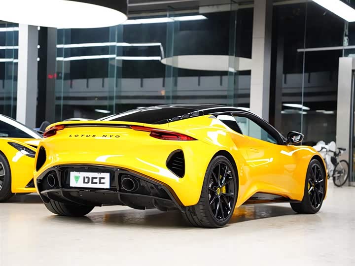 Фото 6 - Lotus Emira