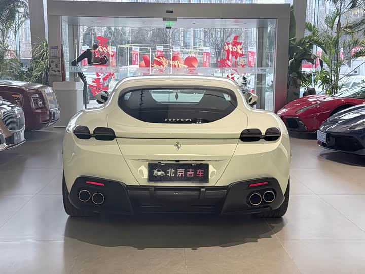 Фото 4 - Ferrari Roma