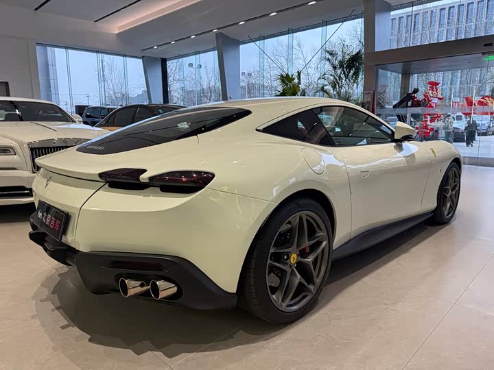 Фото 5 - Ferrari Roma