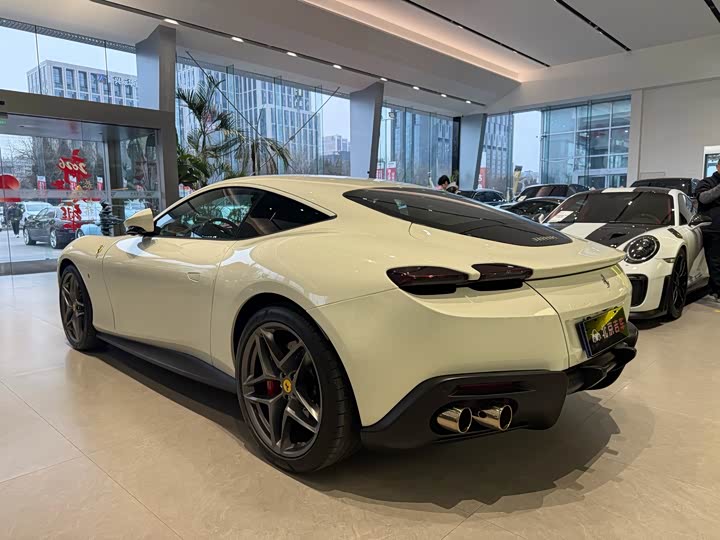 Фото 6 - Ferrari Roma