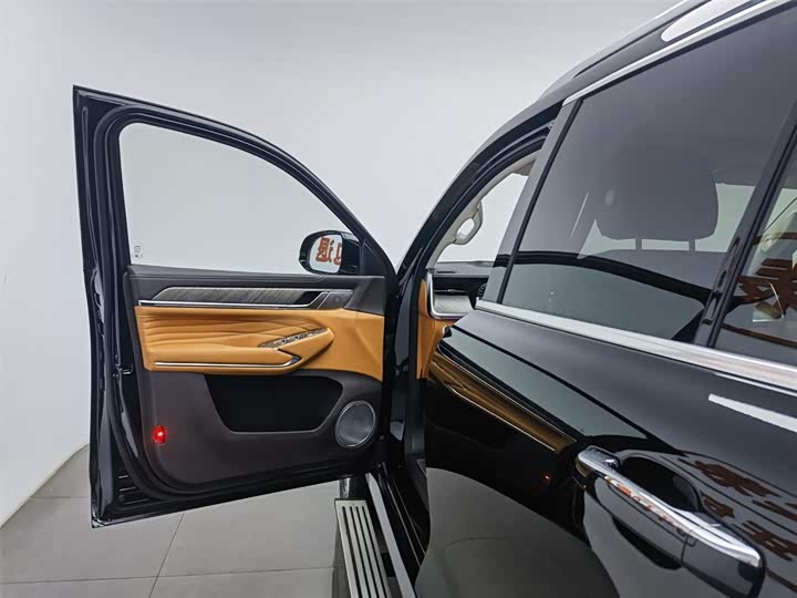 Фото 8 - Tank 500 Hybrid