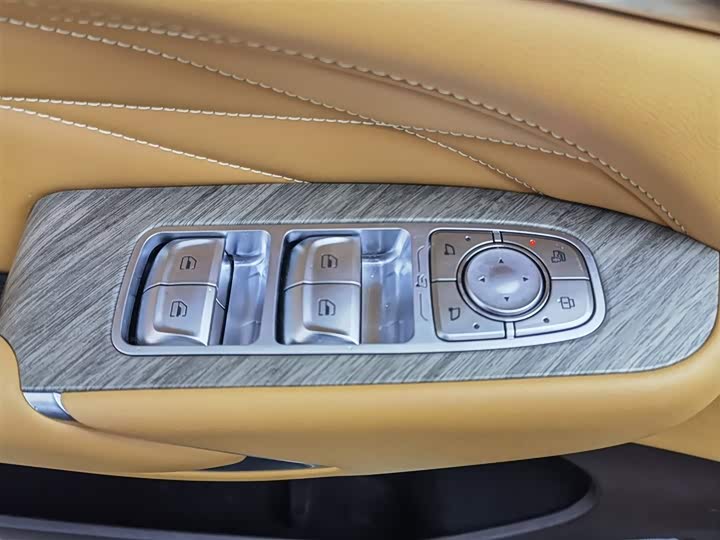 Фото 9 - Tank 500 Hybrid