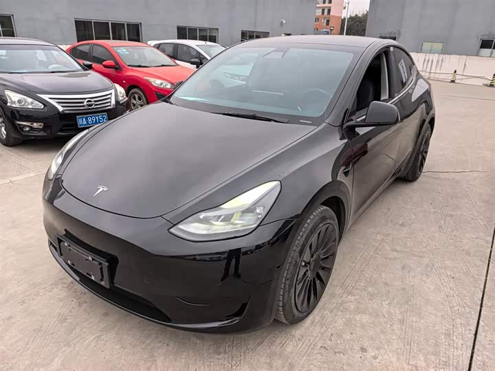 Фото 1 - Tesla Model Y