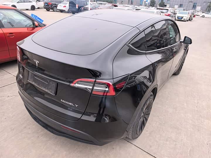Фото 4 - Tesla Model Y