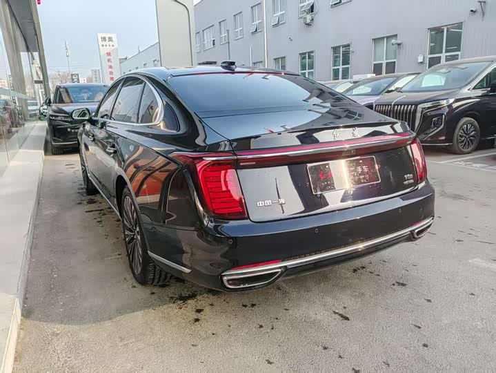 Фото 7 - Hongqi H9