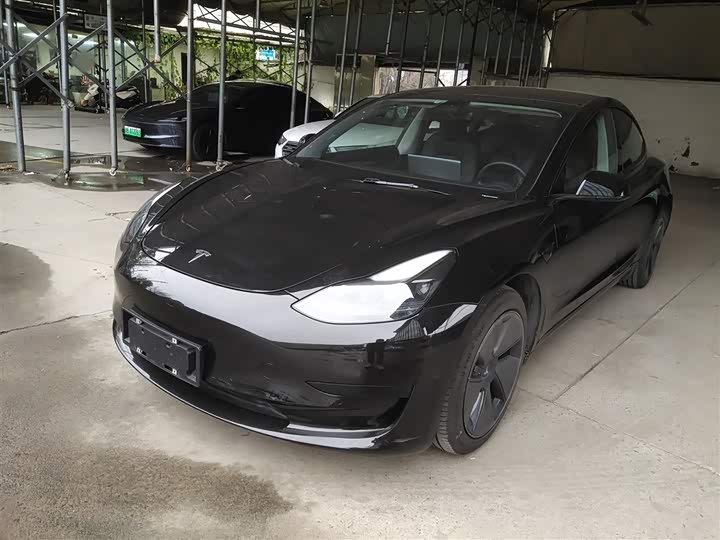 Фото 2 - Tesla Model 3