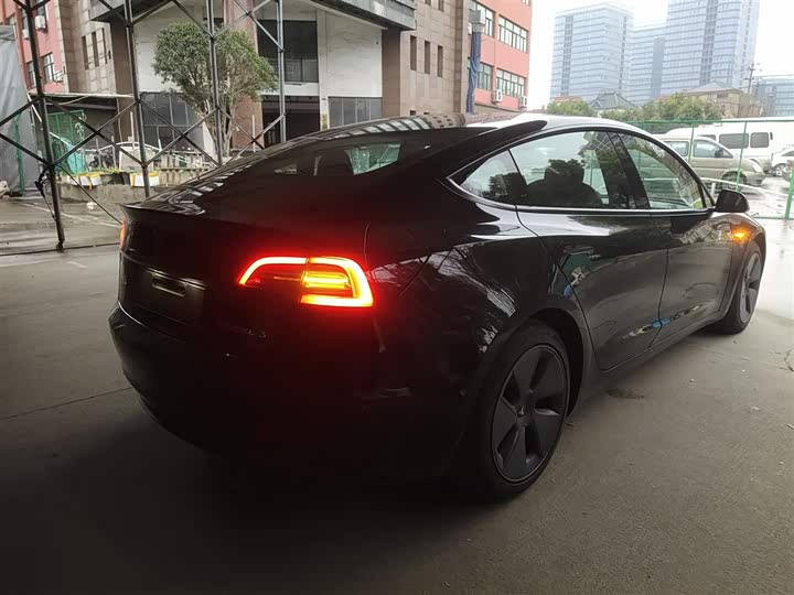 Фото 7 - Tesla Model 3