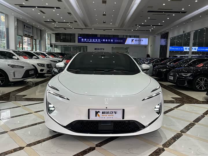 Фото 2 - Avatr 12