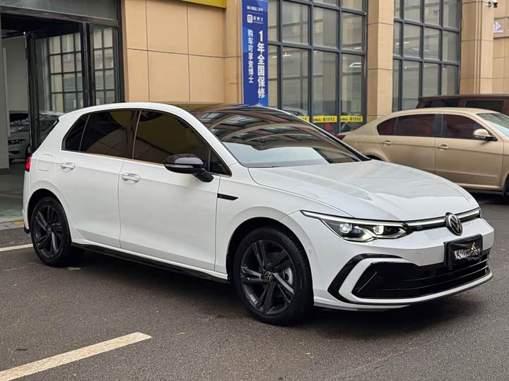 Фото 1 - Volkswagen Golf