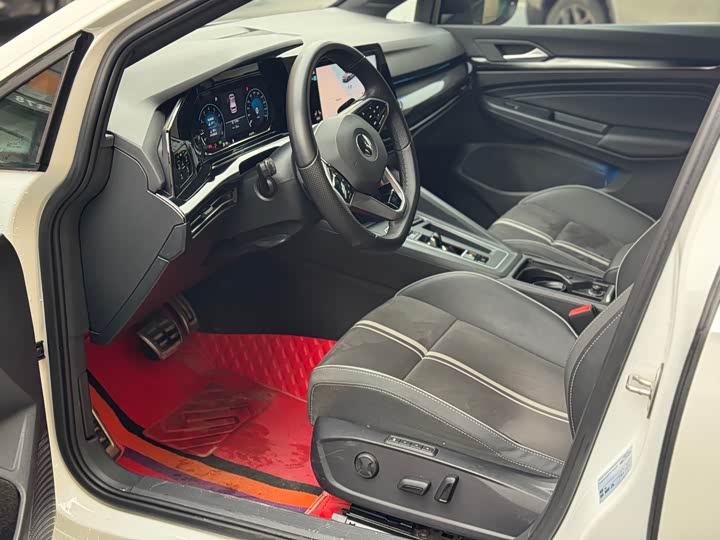 Фото 4 - Volkswagen Golf