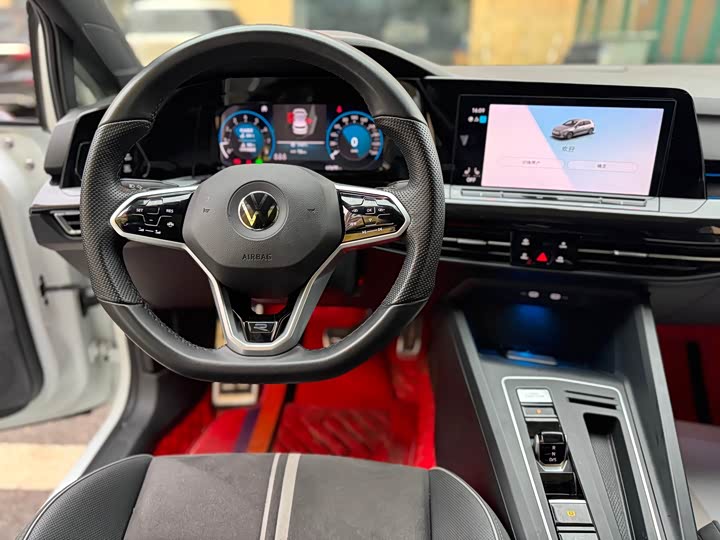 Фото 9 - Volkswagen Golf