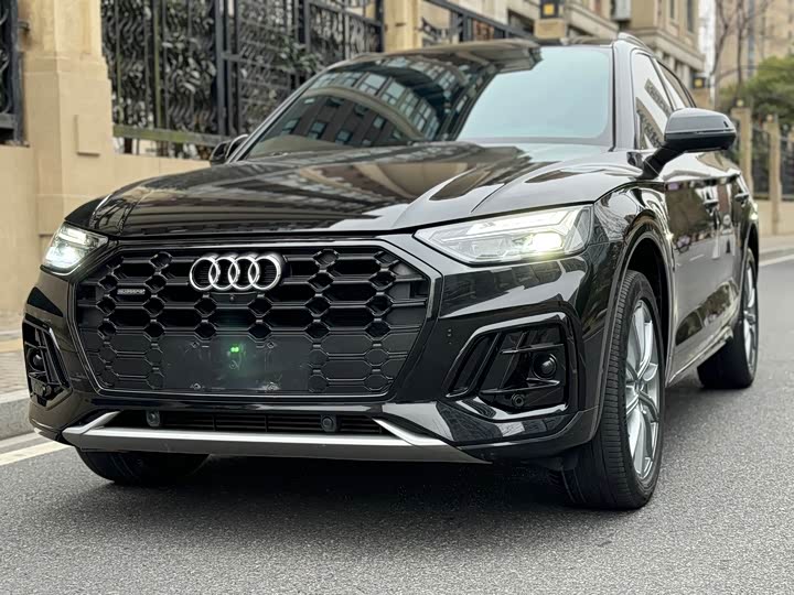 Фото 9 - Audi Q5L