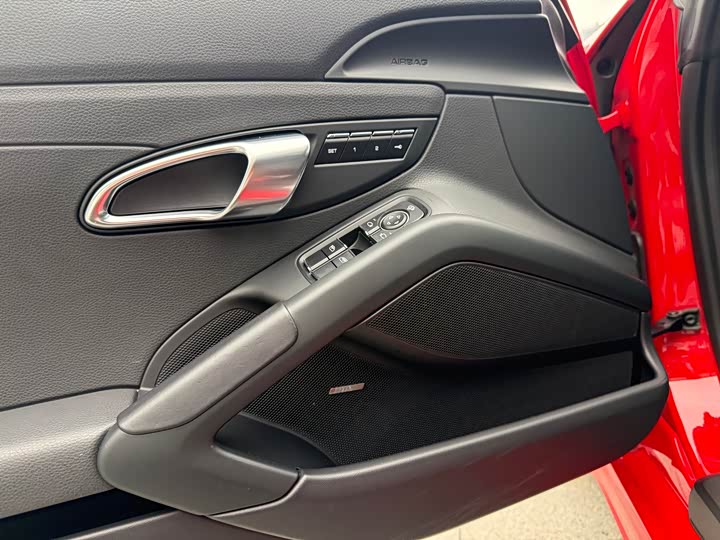 Фото 2 - Porsche 718