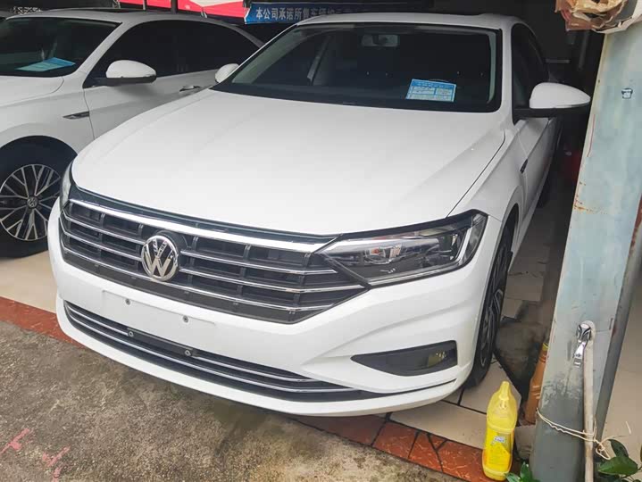 Фото 1 - Volkswagen Sagitar L