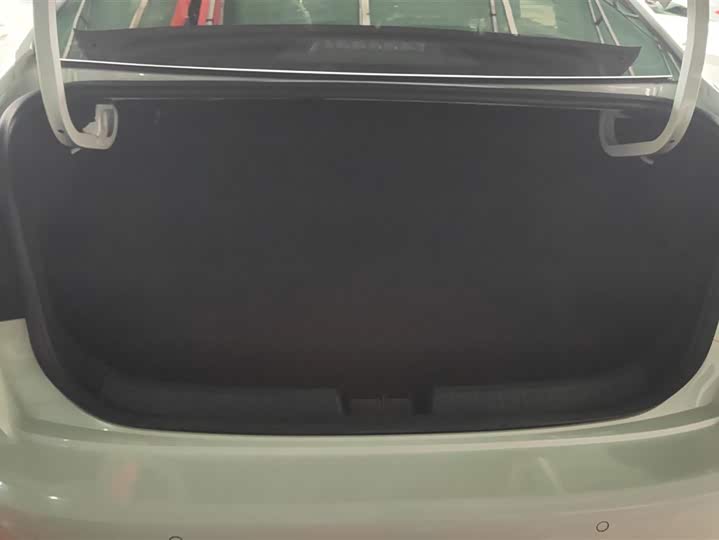 Фото 4 - Volkswagen Sagitar L