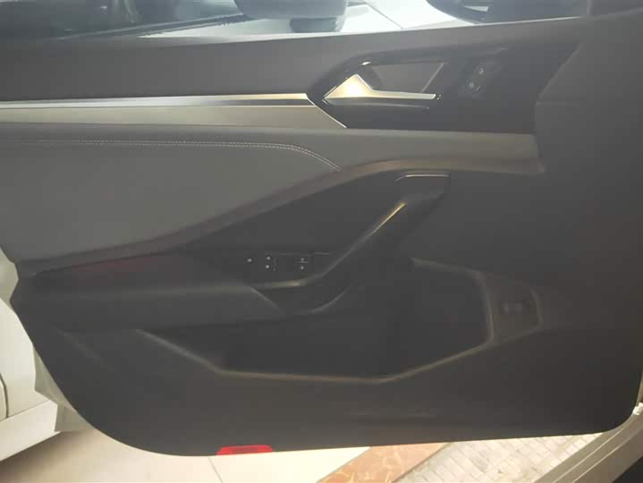 Фото 7 - Volkswagen Sagitar L