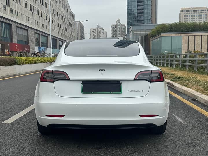 Фото 5 - Tesla Model 3